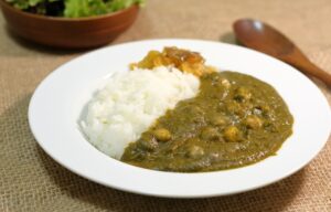 ほうれん草と豆を使ったサグダールカレー